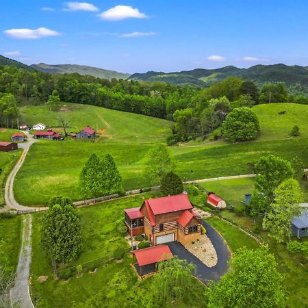 Hidden Star Hideaway-Blackberry Farm-Smoky Mtn Nat Park-Hot Tub- Fire Pit- Fenced Yard- Pet Friendly Walland Bagian luar foto