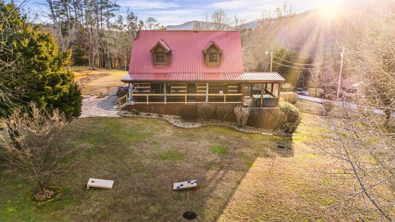 Hidden Star Hideaway-Blackberry Farm-Smoky Mtn Nat Park-Hot Tub- Fire Pit- Fenced Yard- Pet Friendly Walland Bagian luar foto