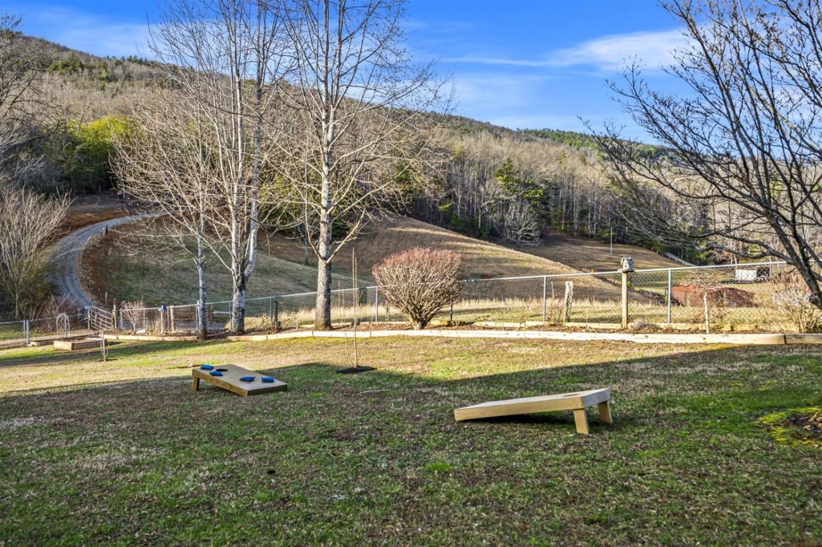 Hidden Star Hideaway-Blackberry Farm-Smoky Mtn Nat Park-Hot Tub- Fire Pit- Fenced Yard- Pet Friendly Walland Bagian luar foto