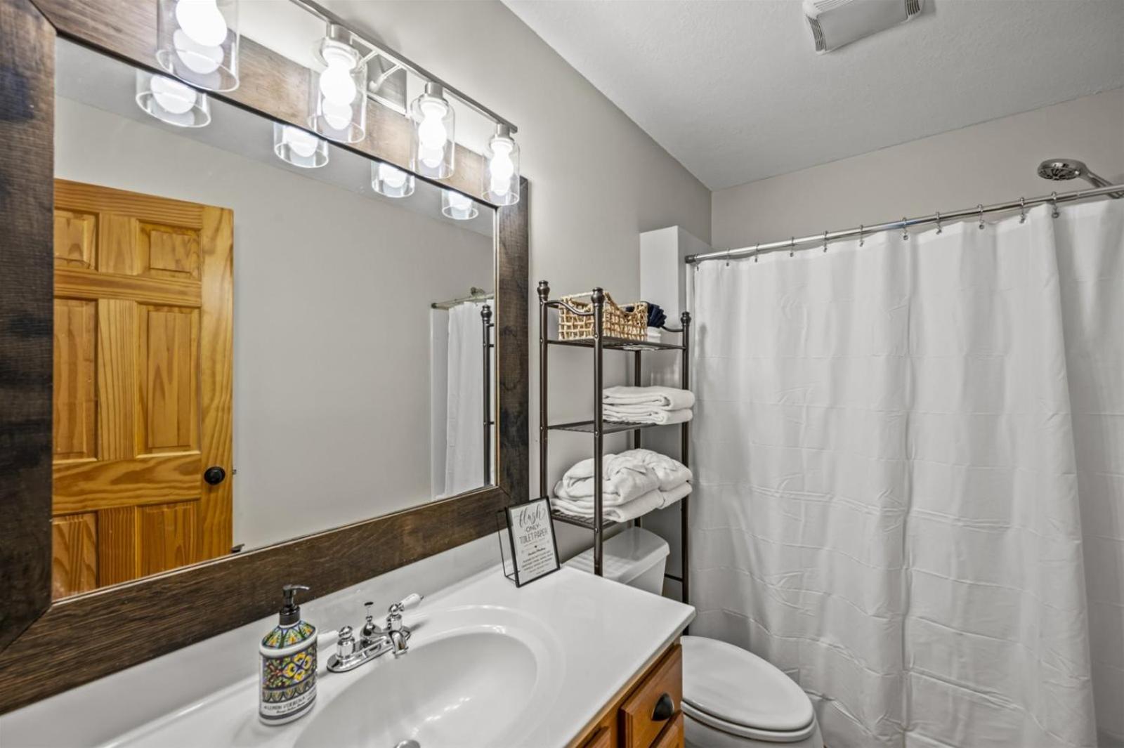 Hidden Star Hideaway-Blackberry Farm-Smoky Mtn Nat Park-Hot Tub- Fire Pit- Fenced Yard- Pet Friendly Walland Bagian luar foto
