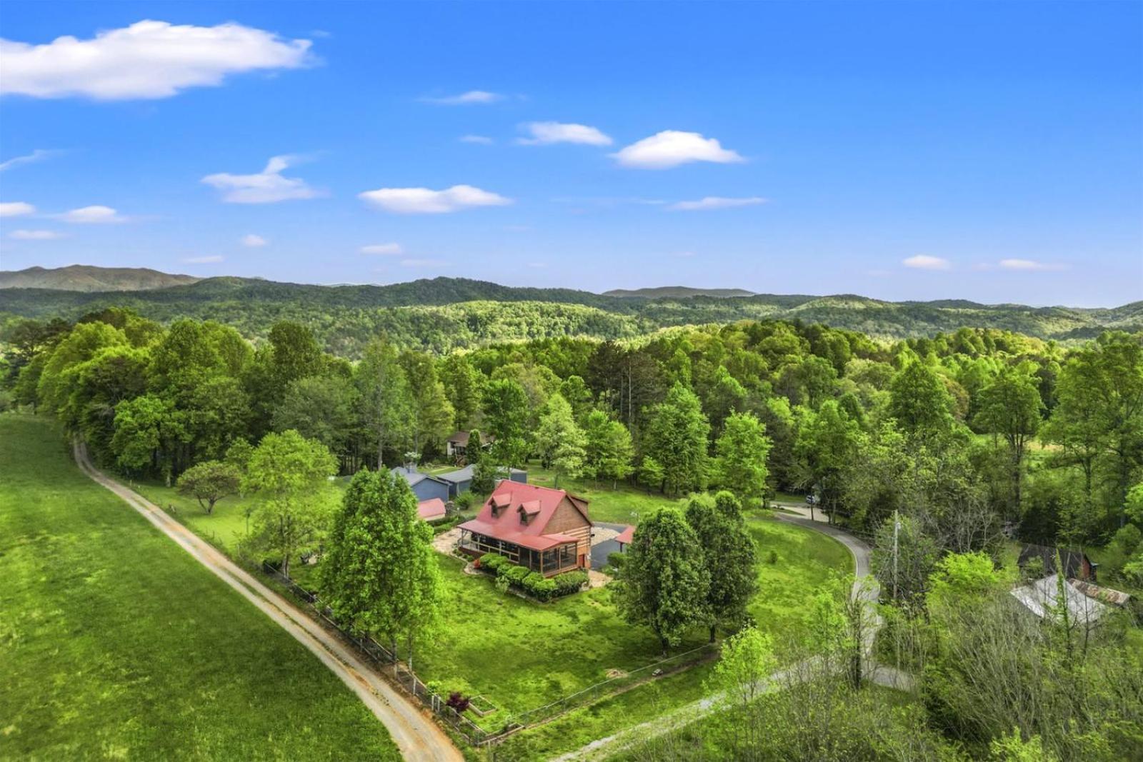 Hidden Star Hideaway-Blackberry Farm-Smoky Mtn Nat Park-Hot Tub- Fire Pit- Fenced Yard- Pet Friendly Walland Bagian luar foto