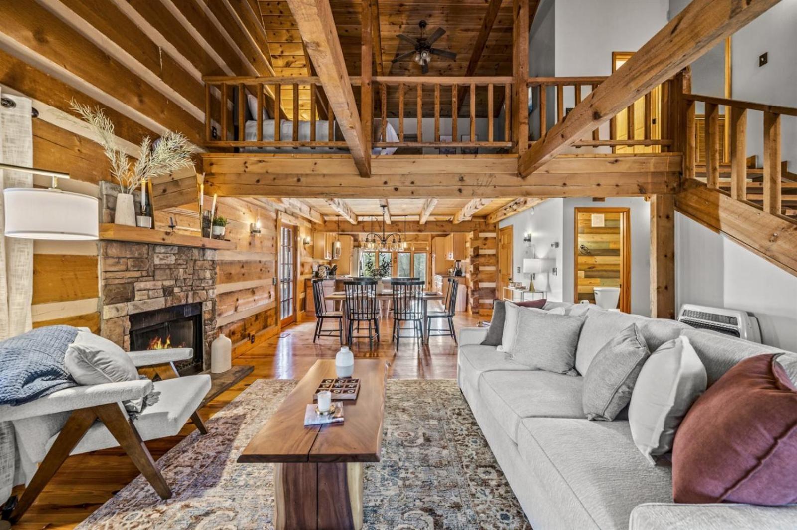 Hidden Star Hideaway-Blackberry Farm-Smoky Mtn Nat Park-Hot Tub- Fire Pit- Fenced Yard- Pet Friendly Walland Ruang foto